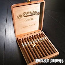 来自拉帕利纳 (La Palina) 的迈阿密制造帕内特拉 (Panetela)