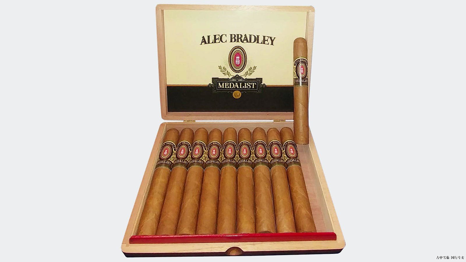 亚历克·布拉德利 (Alec Bradley) 为奖牌获得者准备全球发布