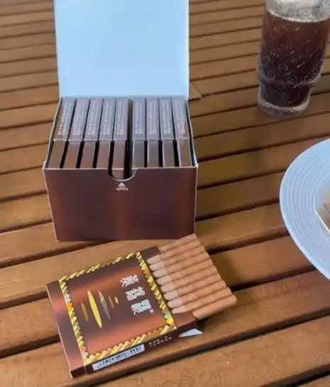 黄鹤楼 雪之景3号 英文全称：Huanghelou Xuezhijing No.3 Middle‑size Cigar‑type Cigarette
