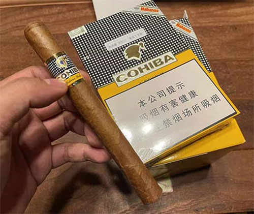 高希霸 世纪三 英文全称：Cohiba Siglo III