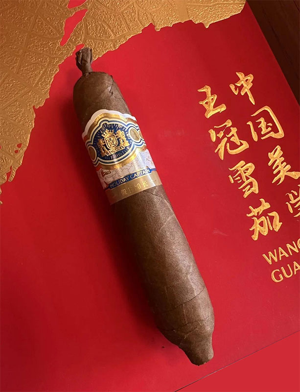 王冠 假日船长 英文全称:Wangguan Holiday Captain Full Hand‑made Perfecto Cigar